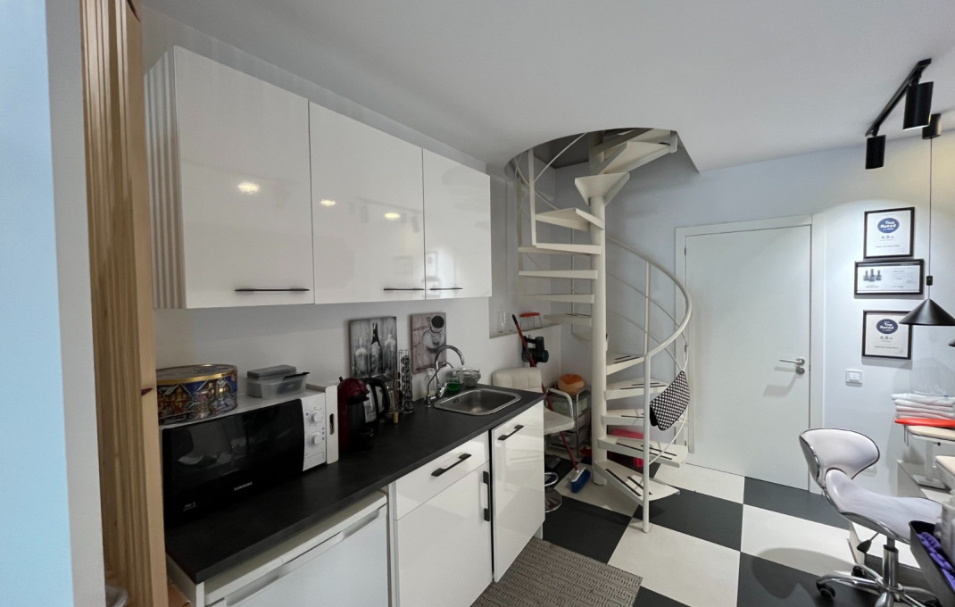 Traspaso - Peluquerias y Estetica -
Barcelona - Sarria-Sant Gervasi