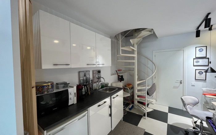 Traspaso - Peluquerias y Estetica -
Barcelona - Sarria-Sant Gervasi