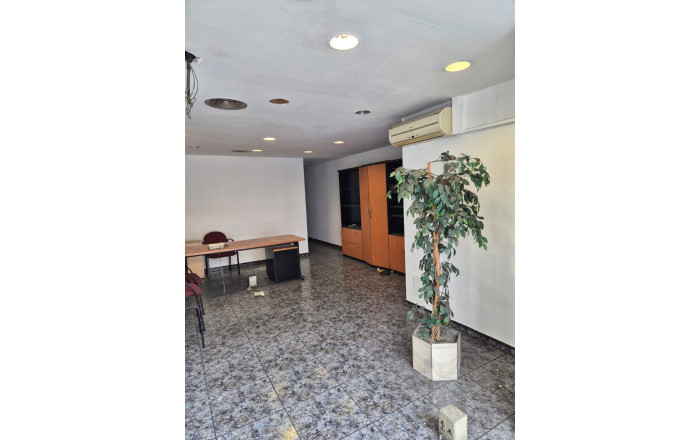 Alquiler - Naves y solares -
Sant Feliu