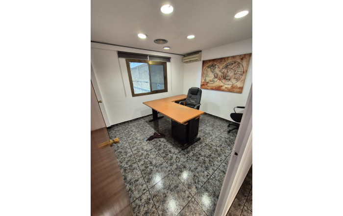 Alquiler - Naves y solares -
Sant Feliu