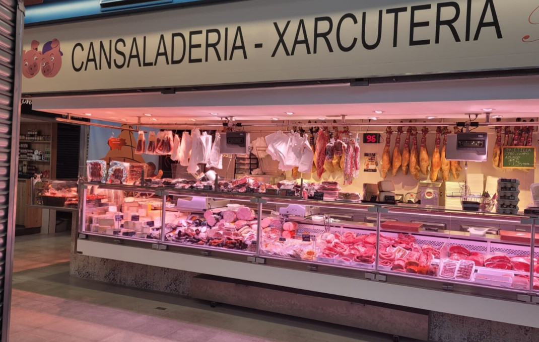 Venta - Parada de mercado -
Esplugues de Llobregat