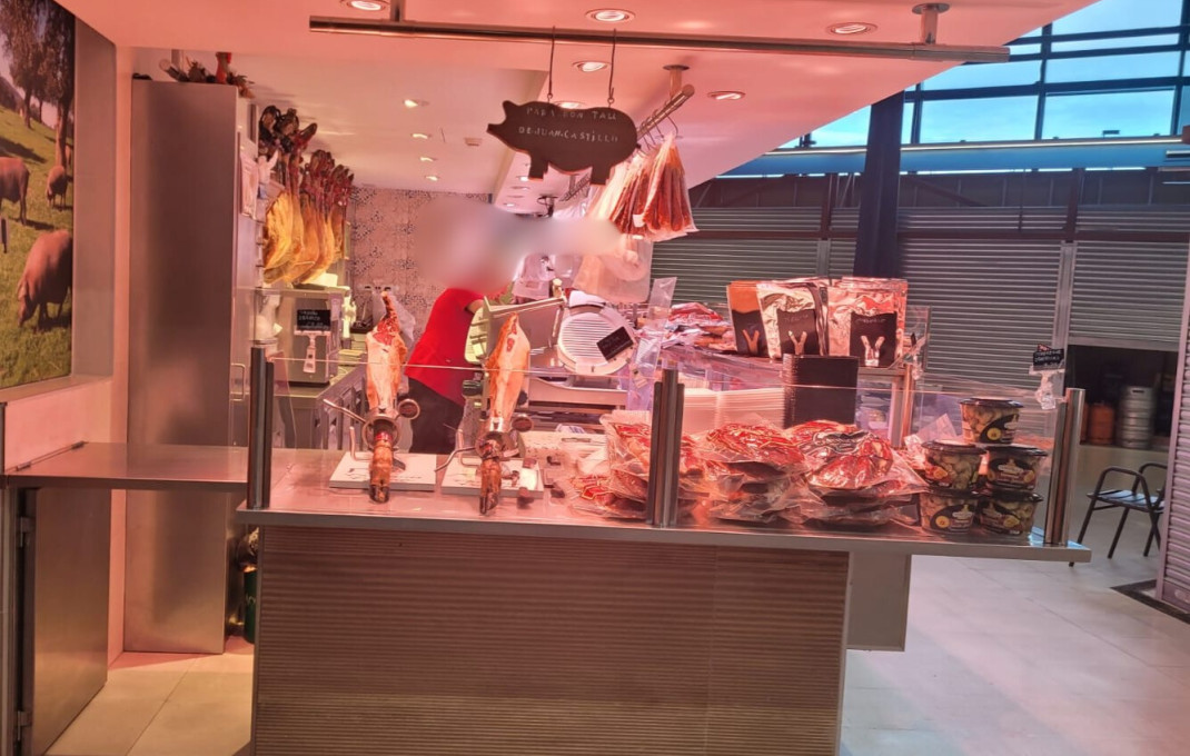 Venta - Parada de mercado -
Esplugues de Llobregat