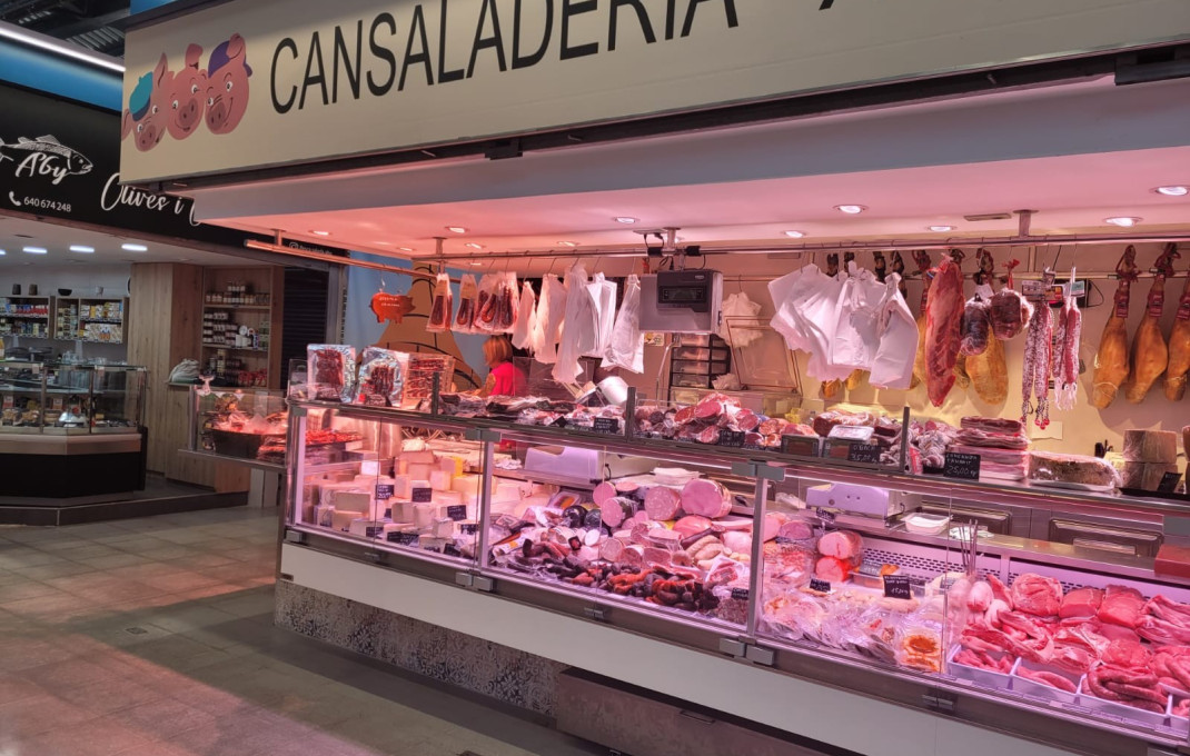 Venta - Parada de mercado -
Esplugues de Llobregat