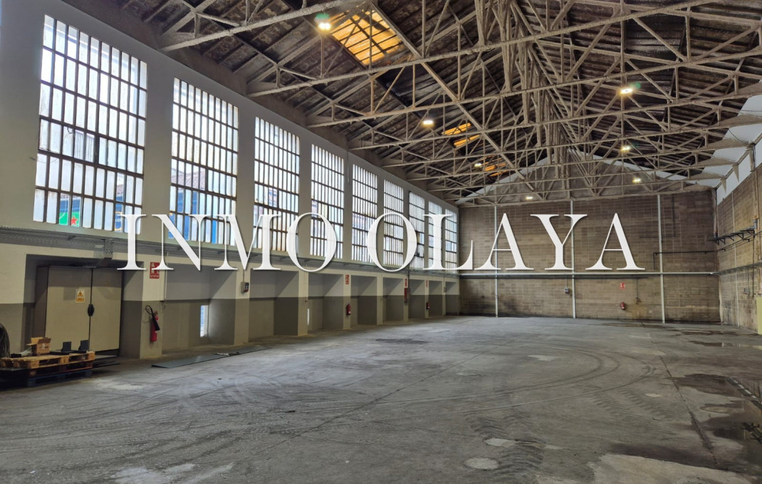 Alquiler - Naves y solares -
Sant Feliu