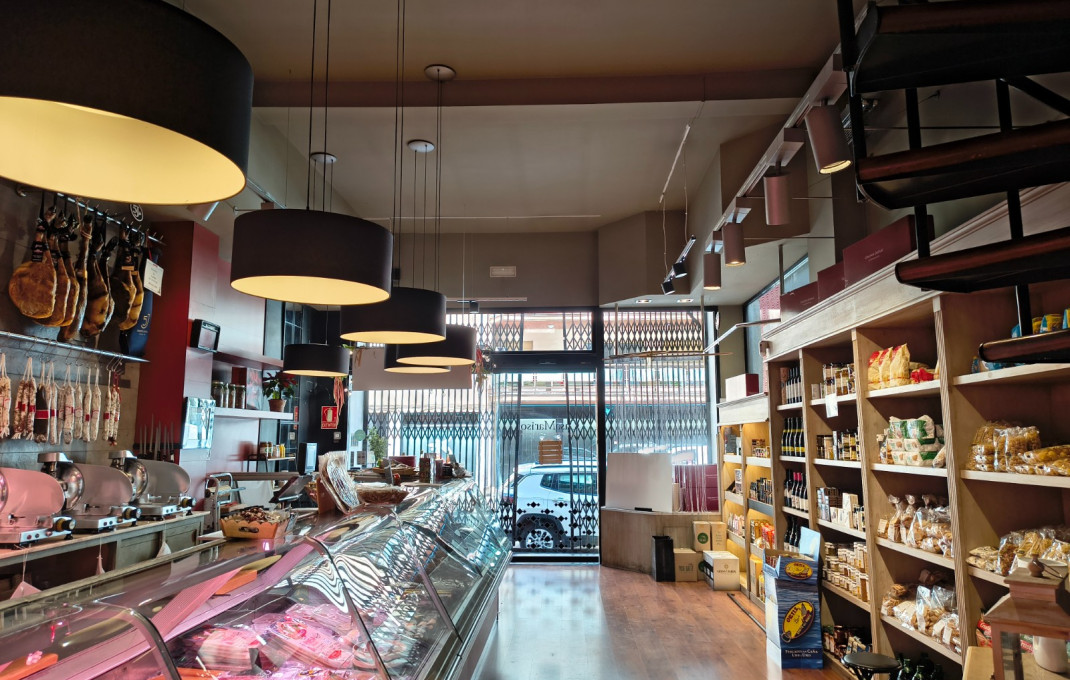 Traspaso - Tienda Alimentacion  -
Vilanova i la Geltrú