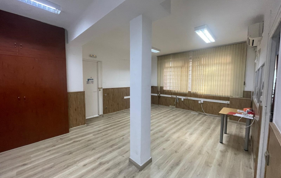 Venta - Local comercial -
Barcelona - Gràcia