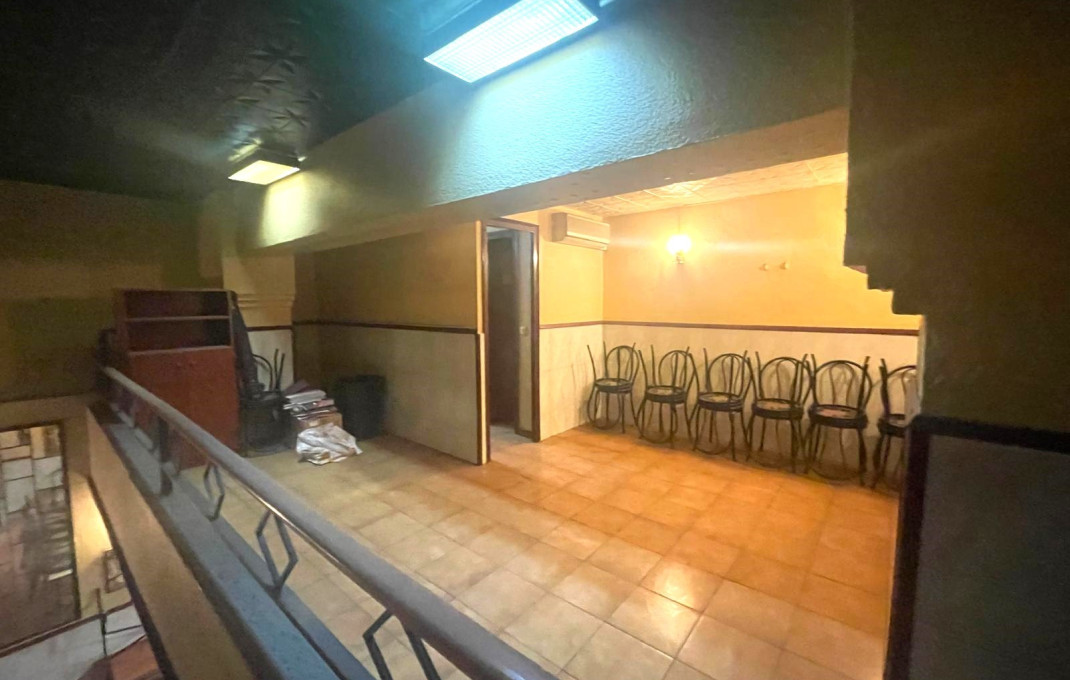 Venta - Local comercial -
Barcelona - Gràcia