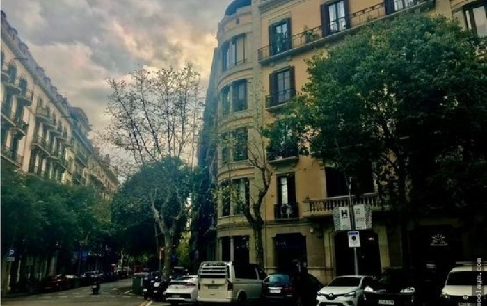 Venta - Bar Restaurante -
Barcelona - Eixample