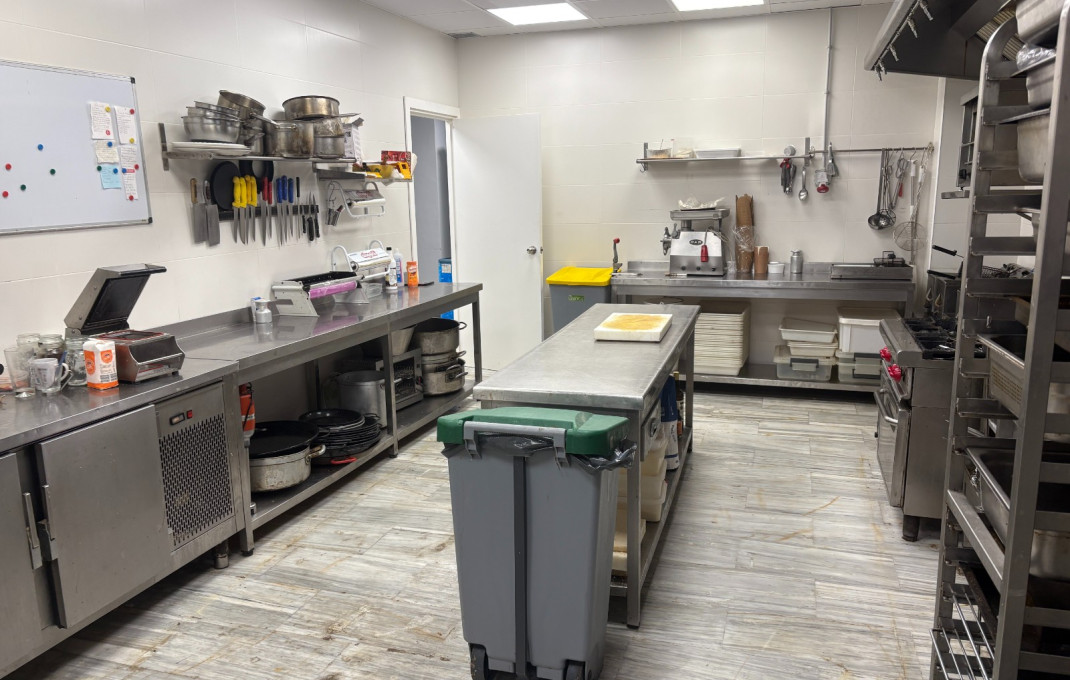 Traspaso - Take Away -
Castelldefels