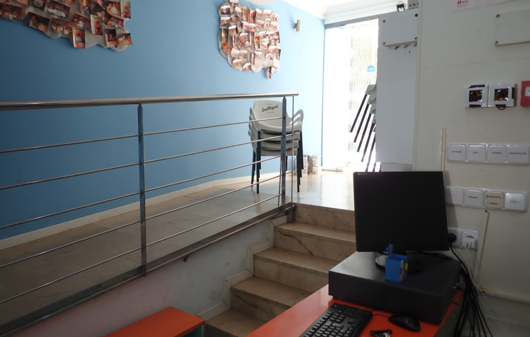 Traspaso - Local comercial -
Viladecans