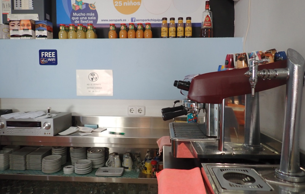 Traspaso - Local comercial -
Viladecans