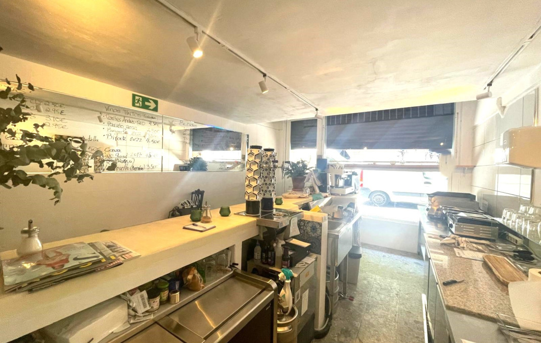 Traspaso - Bar-Cafeteria -
Barcelona - Sant Gervaci