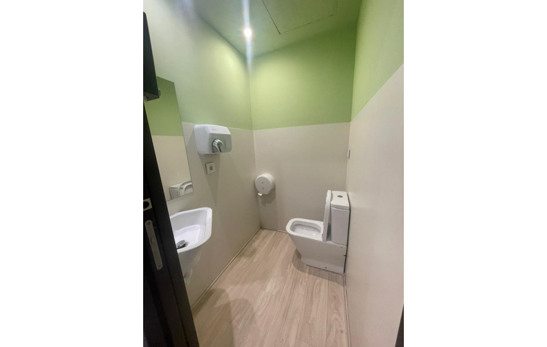 Alquiler - Local comercial -
Barcelona - Les corts