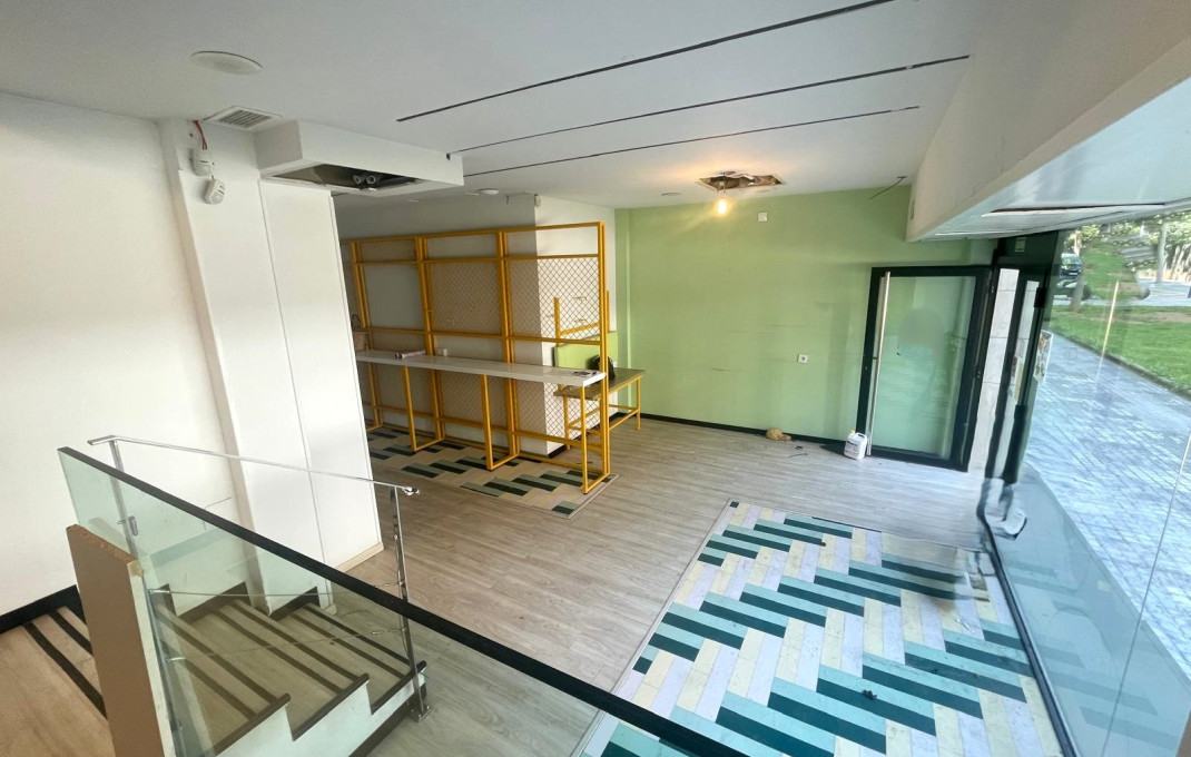Alquiler - Local comercial -
Barcelona - Les corts