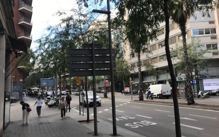 Revente - Local comercial -
Barcelona - Eixample
