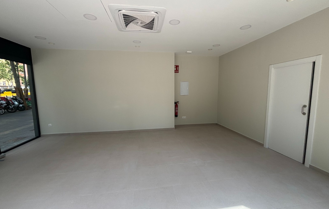 Alquiler - Local comercial -
Barcelona - Sant Andreu