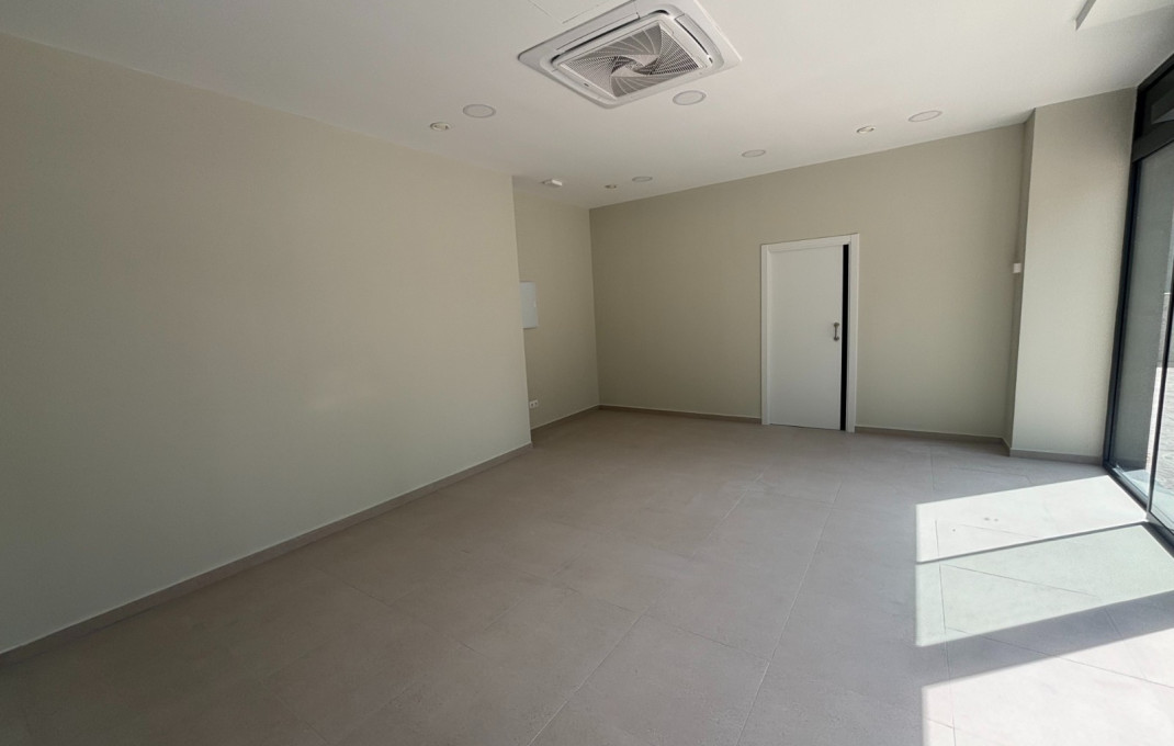 Alquiler - Local comercial -
Barcelona - Sant Andreu