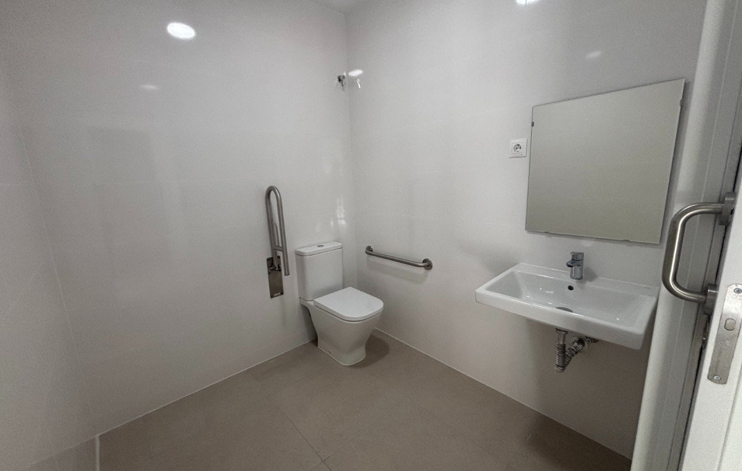 Alquiler - Local comercial -
Barcelona - Sant Andreu