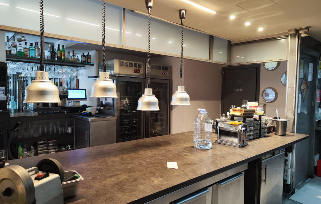Traspaso - Bar Restaurante -
Barcelona - Eixample Derecho
