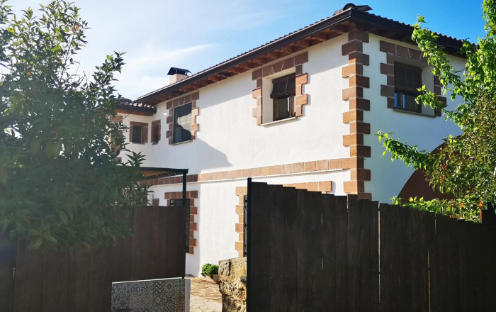 Venta - Apartamentos Turísticos -
Guadalajara - Yunquera de Henares