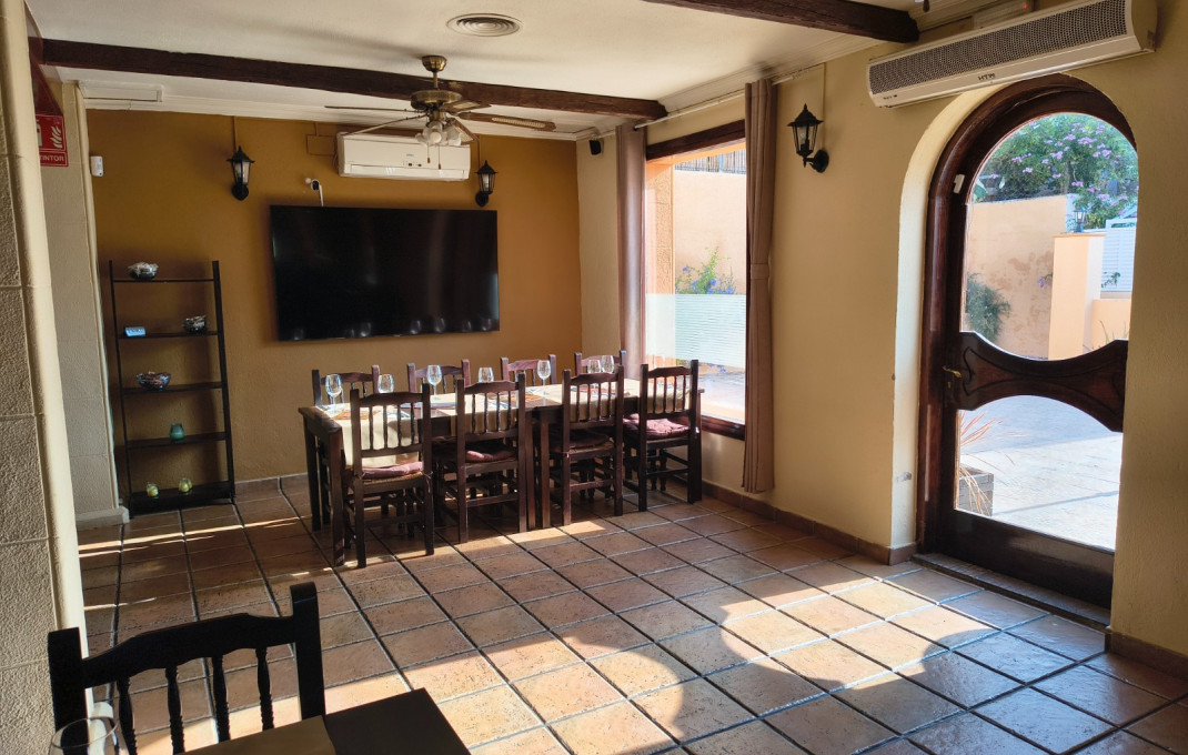 Transfer - Restaurant -
Cunit