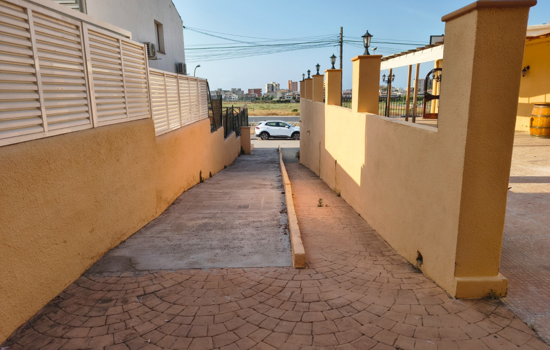 Transfer - Restaurant -
Cunit