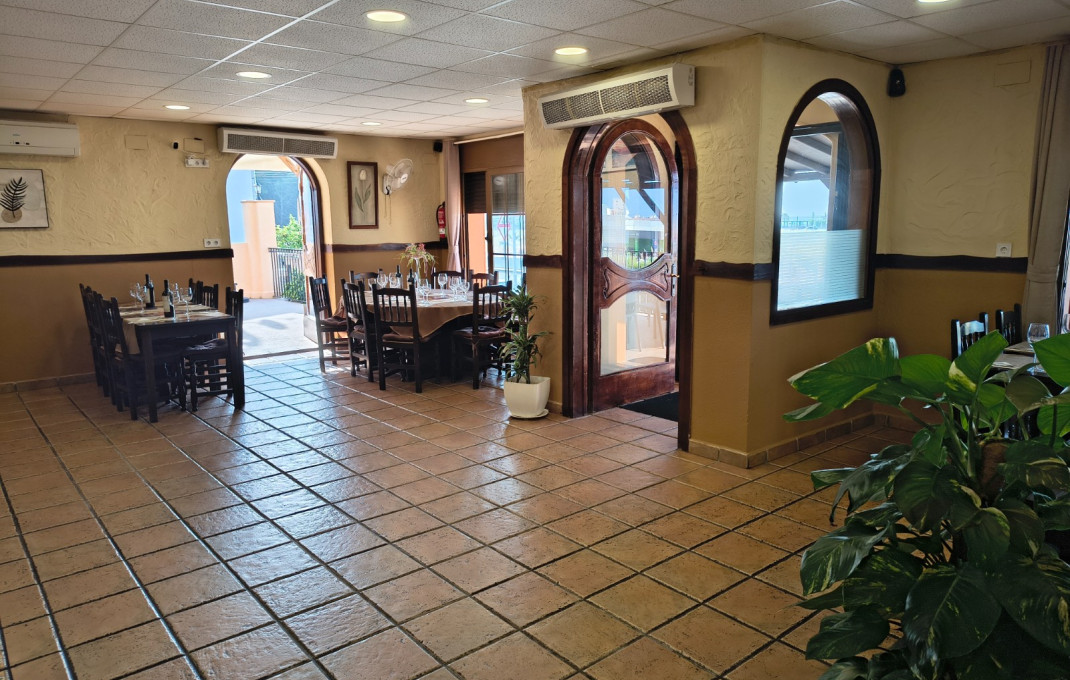 Transfer - Restaurant -
Cunit