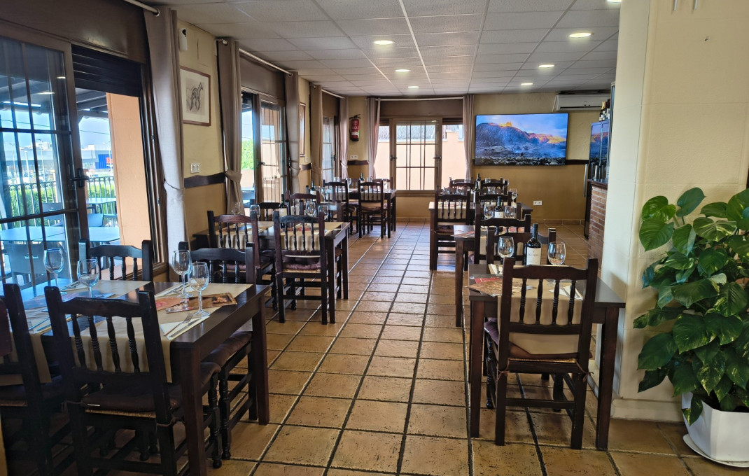 Transfer - Restaurant -
Cunit