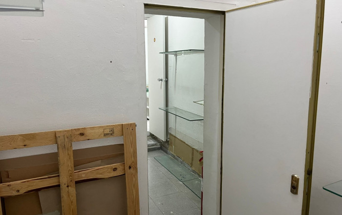 Alquiler - Local comercial -
Barcelona - Eixample Derecho