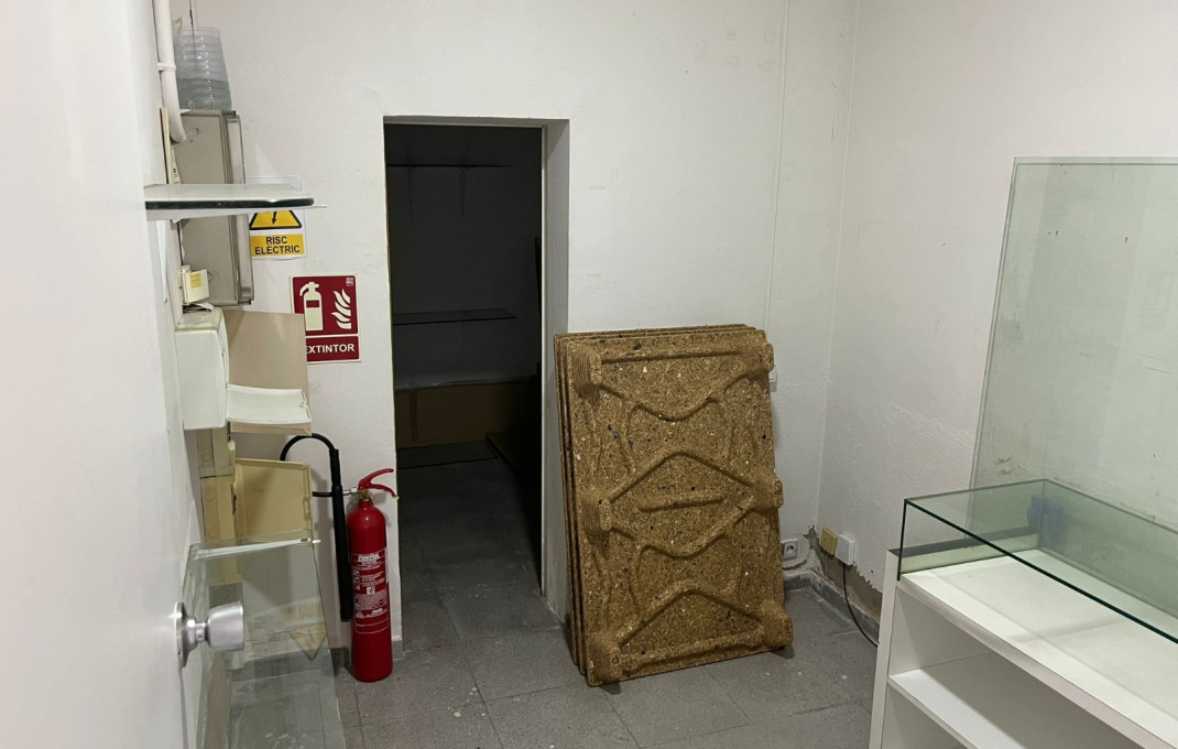 Alquiler - Local comercial -
Barcelona - Eixample Derecho