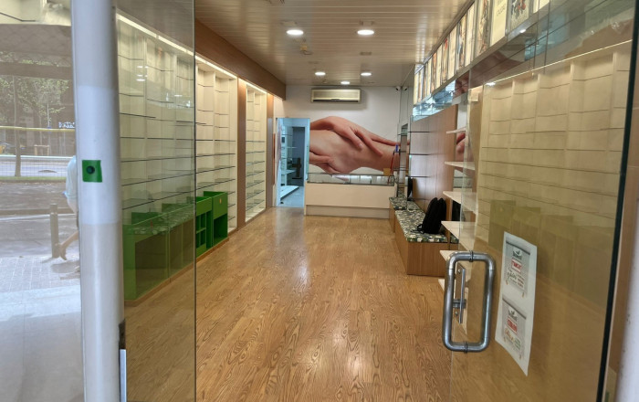 Alquiler - Local comercial -
Barcelona - Eixample Derecho