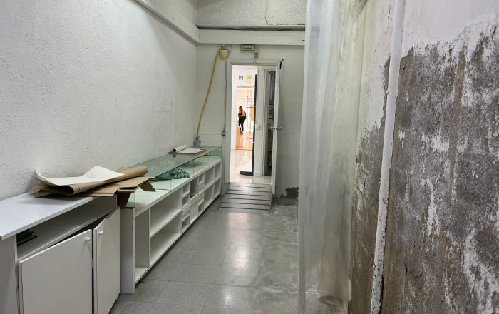 Alquiler - Local comercial -
Barcelona - Eixample Derecho