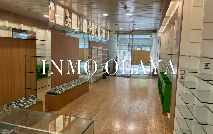 Alquiler - Local comercial -
Barcelona - Eixample Derecho