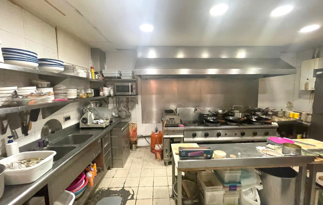 Venta - Bar Restaurante -
Barcelona - Eixample Derecho
