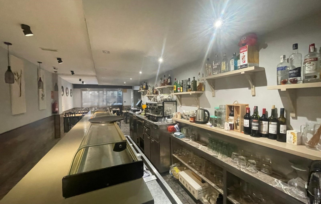 Venta - Bar Restaurante -
Barcelona - Eixample Derecho