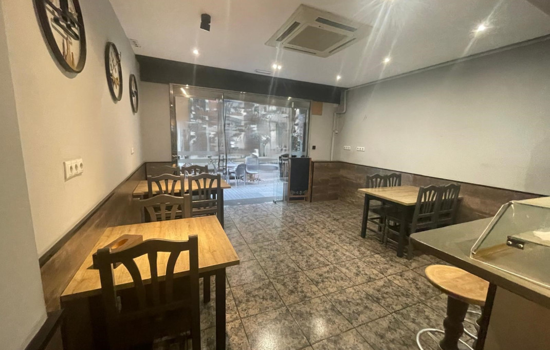 Venta - Bar Restaurante -
Barcelona - Eixample Derecho