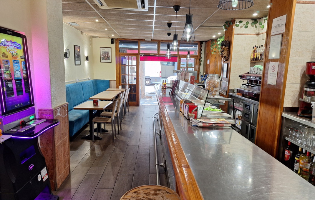 Traspaso - Bar Restaurante -
Barcelona - Sant Martí