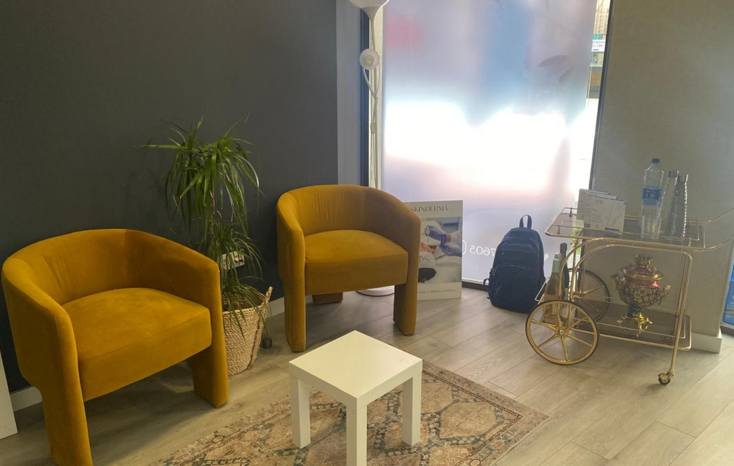 Traspaso - Peluquerias y Estetica -
Mataró