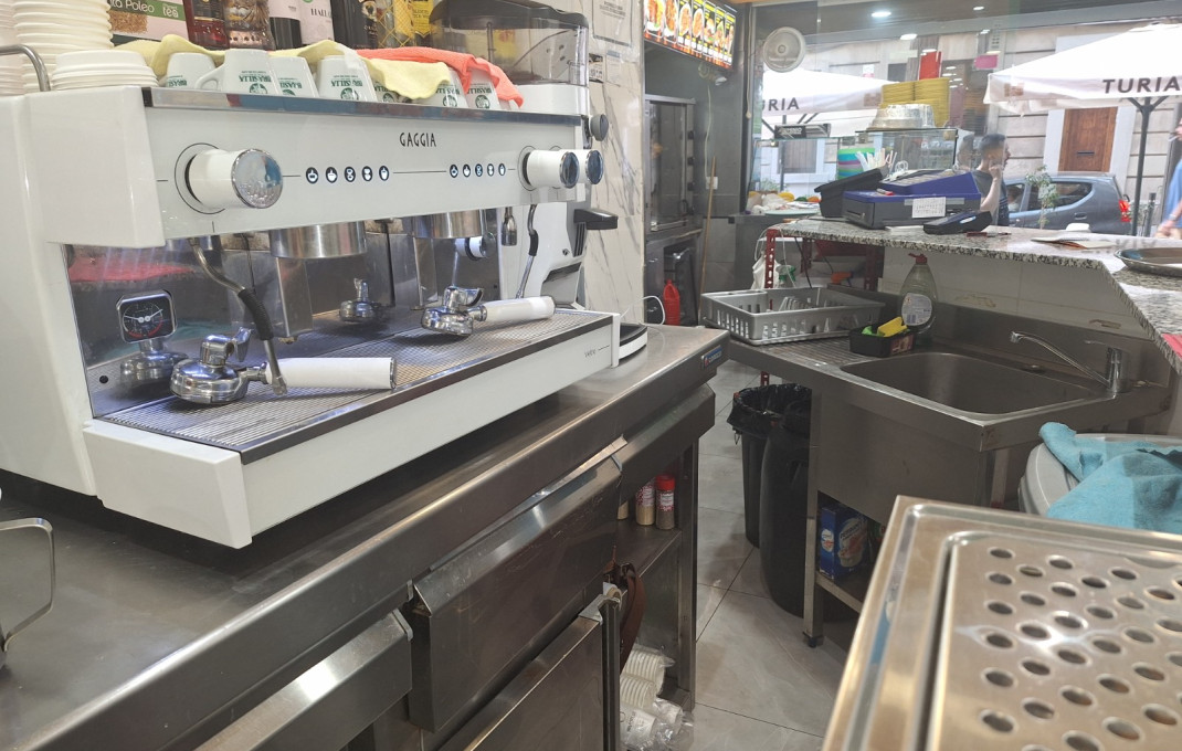 Traspaso - Bar Restaurante -
Barcelona - Sants