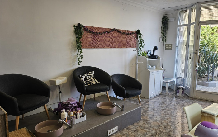 Traspaso - Peluquerias y Estetica -
Sabadell