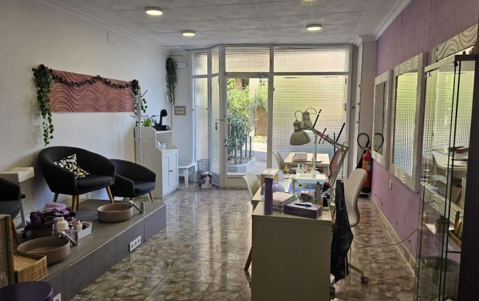 Traspaso - Peluquerias y Estetica -
Sabadell