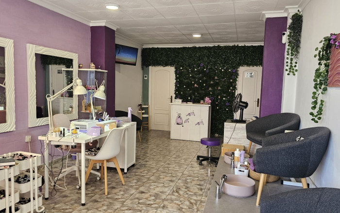 Traspaso - Peluquerias y Estetica -
Sabadell