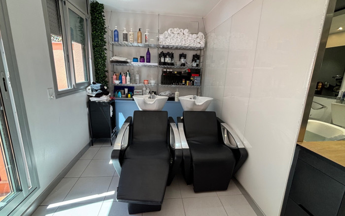 Traspaso - Peluquerias y Estetica -
Barcelona - Les corts