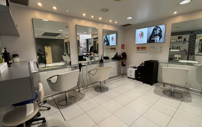 Traspaso - Peluquerias y Estetica -
Barcelona - Les corts
