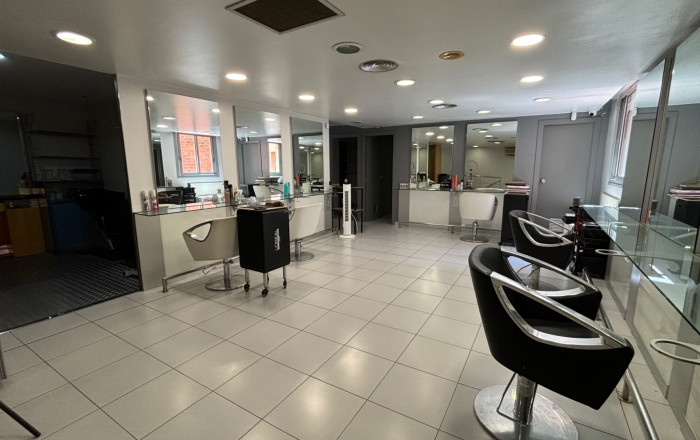 Traspaso - Peluquerias y Estetica -
Barcelona - Les corts