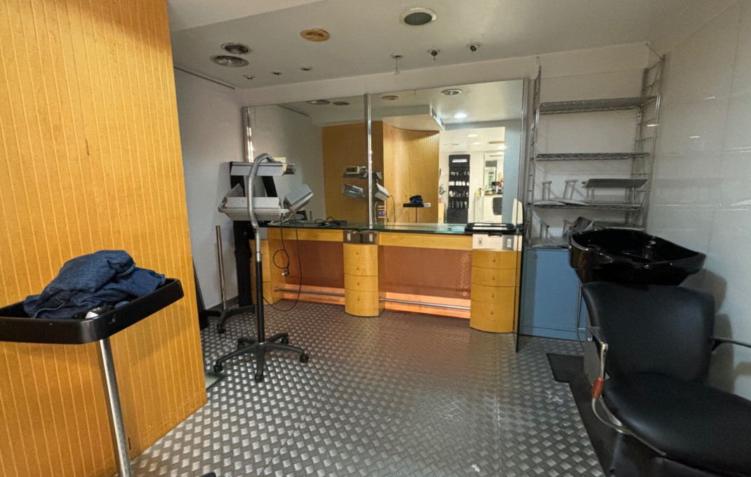 Traspaso - Peluquerias y Estetica -
Barcelona - Les corts