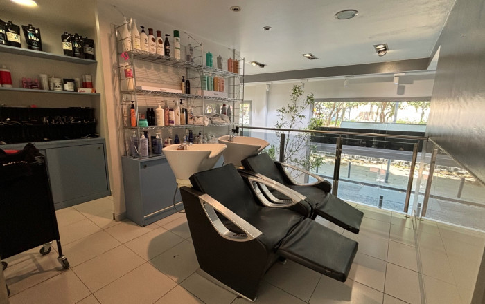 Traspaso - Peluquerias y Estetica -
Barcelona - Les corts