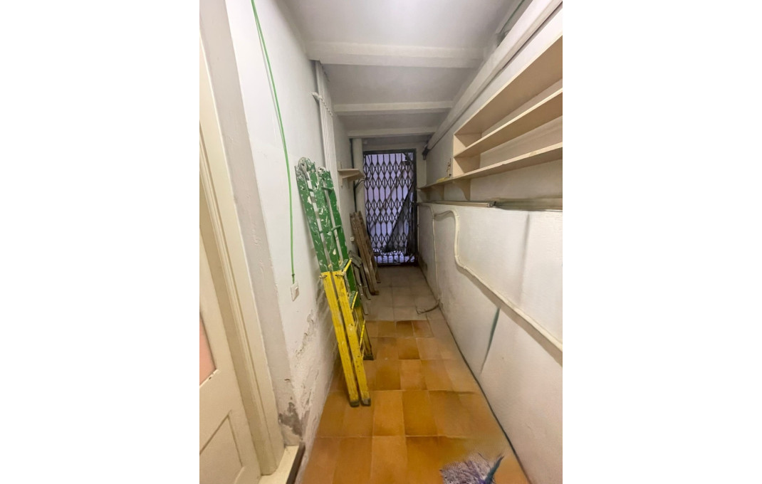 Venta - Local comercial -
Barcelona - Eixample Derecho