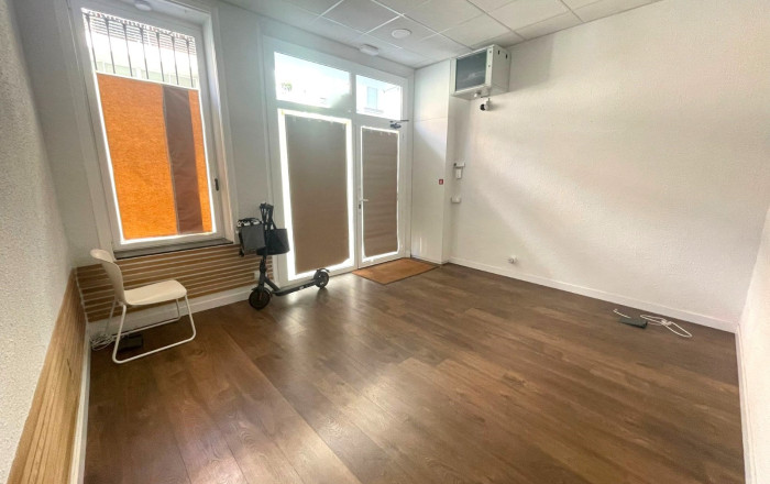 Alquiler - Local comercial -
Barcelona - Les corts