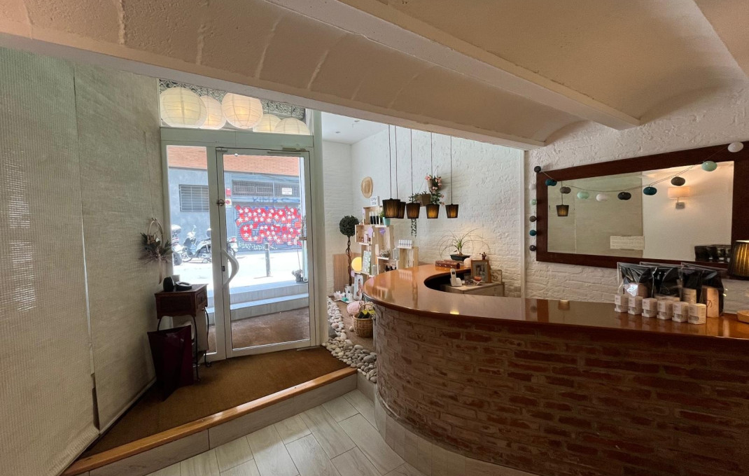 Traspaso - Peluquerias y Estetica -
Barcelona - Sants